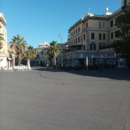 リド・ディ・オスティアAttico Con Terrazza In Via Dei Traghettiアパートメント エクステリア 写真