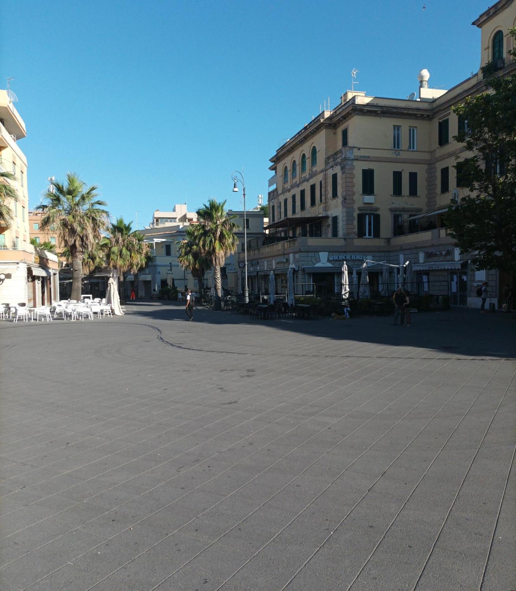 リド・ディ・オスティアAttico Con Terrazza In Via Dei Traghettiアパートメント エクステリア 写真